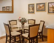 Quality Inn Kirkland - Aamiainen