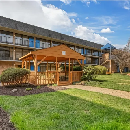 Suburban Studios Tysons Corner
