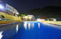 Namhae Eunbit Bada Pension - Swimmingpools