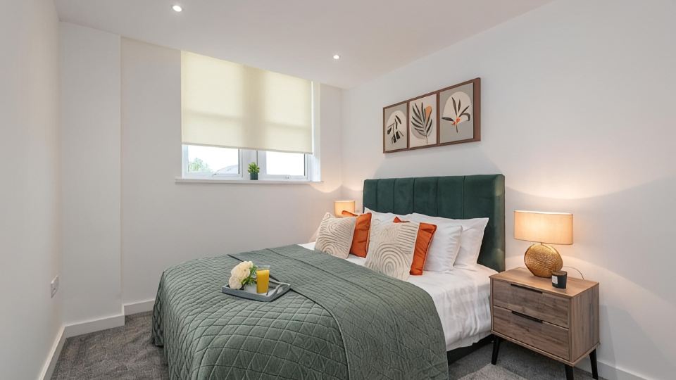 Thornhill House by Guestz