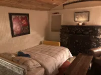Hobbit House - Mountain Cabin - Homestays