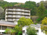 Sakahijiri Gyokushoen Hotels near Toi Kinzan