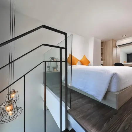 Utopia Loft Aparthotel by Sabai Sands Отели рядом с достопримечательностью «Пляж Най-Харн»