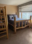 Lakeside, Ski Condo with Amazing Views, Quiet, Family-Friendly