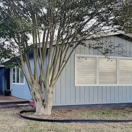 Blue Seahorse Coastal Retreat 3BR/2BA pet friendly, privacy fenced yard