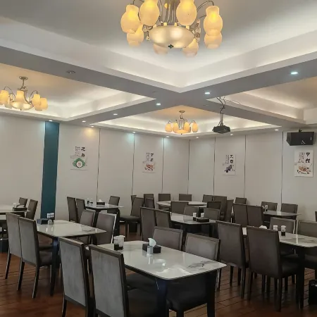 Jinxin Hotel(Fuqing West High-speed Railway Station Store)