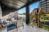 5⭐ 6BD/4BA ~ Steps to Beach Shipping Container Pool w ~ Game Rm ~Summer Kitchen - 4성급