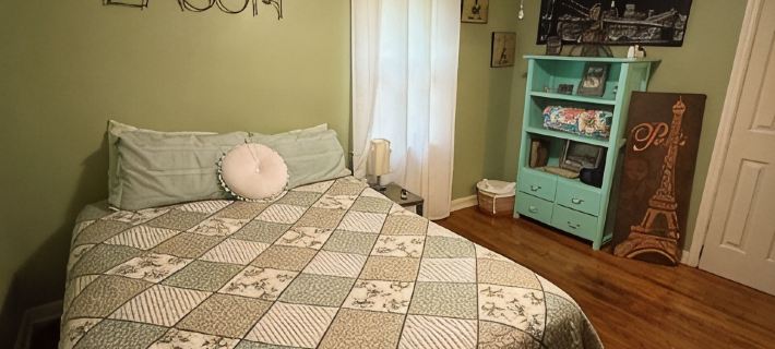 Entire home in quiet neighborhood !! This is a duplex style home! Hotels in Warner Robins