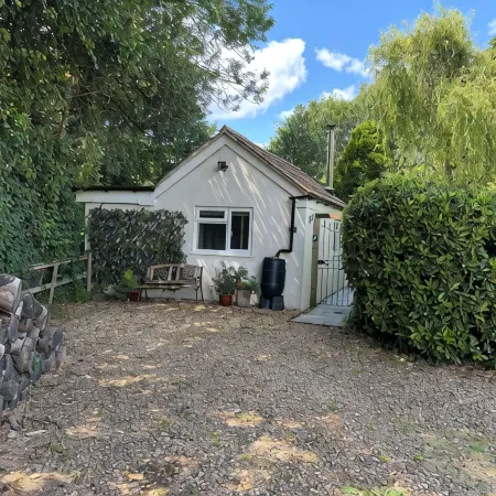 Tucked away Cosy retreat within the National Park in the hamlet of North Gorley