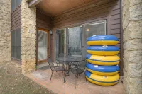Private River Access, Pool, Hot Tub, BBQ Grill Walk Downtown & Bahn. Free Tubes! - 4-Star