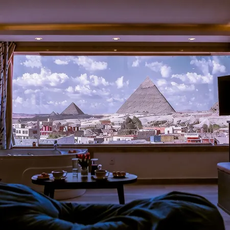 Pyramid Edge Hotel & Exclusive Pyramids View Rooftop