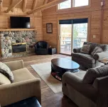 Large 6-bedroom home, sleeps 16! WiFi and a private sandy beach in Traverse City - Wi-Fi