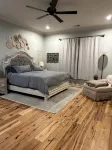 Oxford Hideaway-A Spacious 4-bedroom home close to Ole Miss - 4-Star