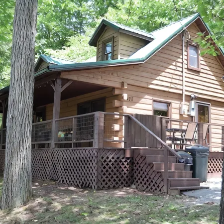 3-bedroom cabin at Norris Lake, Sleeps 8 WiFi Lake access Covered boatslip