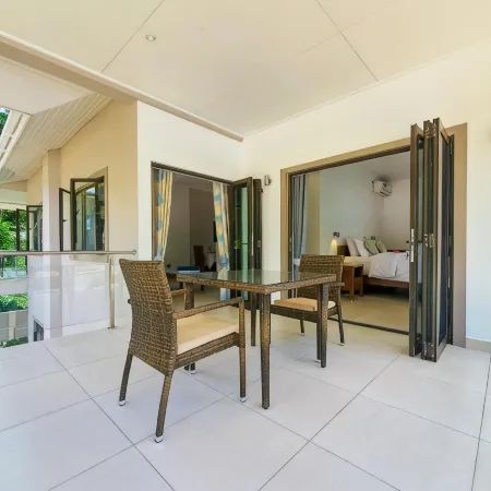 Palm Holiday Apartments