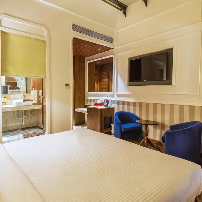 Polo Floatel Kolkata Hoteles cerca de Estación de tren de Howrah