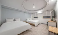 Ivy Hotel - 2-Star