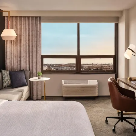 Holiday Inn & Suites London South by IHG