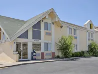 Super 8 by Wyndham Wichita Airport