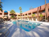 شور ستاي إنسويتس فينيكس هوتل آند سويتس باي بست ويسترن Hotels near الجبل الشمالي