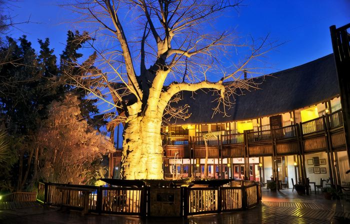 Cresta Mowana Safari Resort & Spa