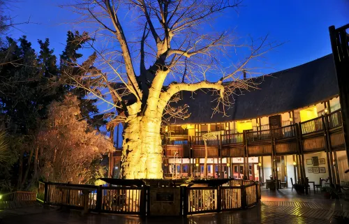 Cresta Mowana Safari Resort & Spa
