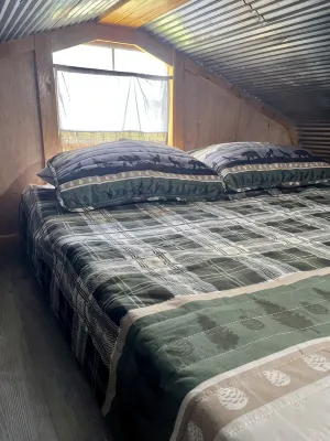 Fox Pen CabinsCabin #2Not friendly for street bikes…Pet-Friendly - Chalets