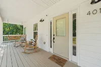 Family Friendly Lakefront Cottage/ Home Theatre/ Bunk room - 3-Star
