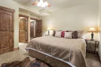 North Shore Lodge  8 bed 11 bath on Island Park Reservoir with Private Dock - 4-Star
