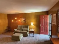 My Fairleighdy is a 3-bedroom house, perfectly located in historic Saint Joseph.