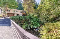 Spacious 3Br Guest Suite by the Creek | North Vancouver - 3-Star