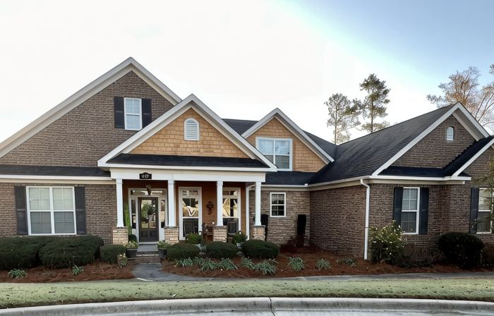 Nice private neighborhood. House is about 7 miles from the master . Charming