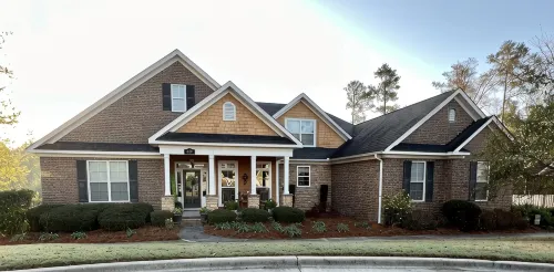 Nice private neighborhood. House is about 7 miles from the master . Charming