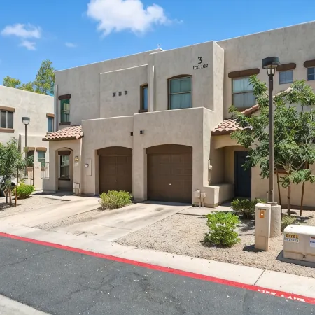 Charming 2-bedroom townhome near ASU in Tempe  with AC, garage, and a pool!