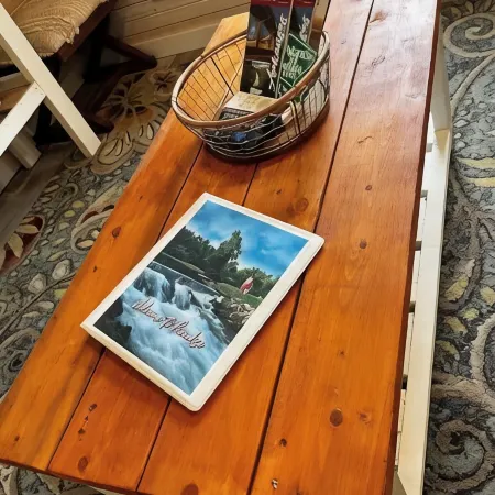 River Rock Cabin - Near Spring River and Main St