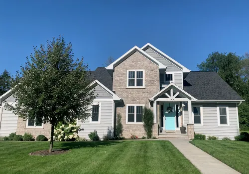 Custom Built Showcase Home near Lambeau! - 4 ดาว
