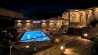 Lithoessa Luxury Apartments - piscina