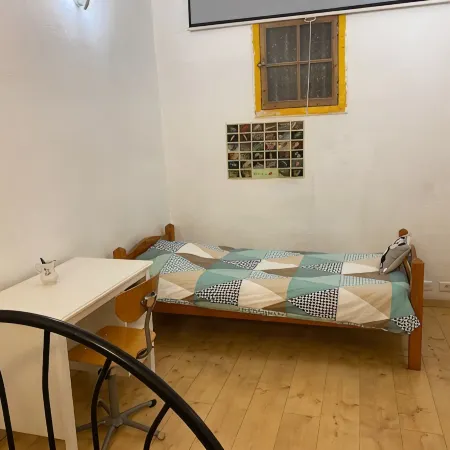 Large apartment on canal 2 steps from downtown Sète