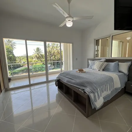 Caribbean style villa directly on the beach