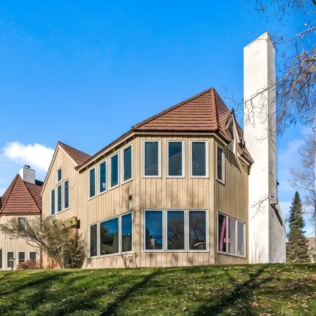 Private Riverfront Home with New Hot-Tub, Fireplace. Private Fly-Fishing Rights