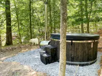 Blvck Cabin 1  w/ Wood  HotTub  Near Bushkill Falls