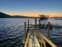 Kelseyville Lakefront Luxury! 3 Story, 3 Br/2B Private Dock Next to Hot Springs - con encanto