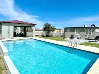 New Large Saltwater Pool-Quiet Area-5 min to beach - สระว่ายน้ำส่วนตัว