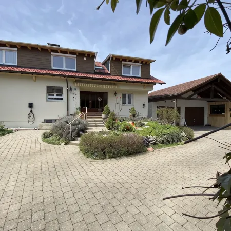 Idyllic apartment in the countryside with terrace, parking space (wallbox) and bicycle room.