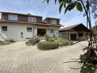 Idyllic apartment in the countryside with terrace, parking space (wallbox) and bicycle room. - 3-Star