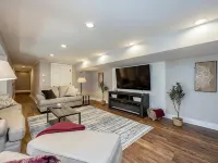 Romantic cheerful home close to many attractions Hotels in Robins