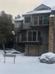 Luxury 2 Bedroom Chalet in Thredbo, Beside Gunbarrel Express Quad Chair - บังกะโล