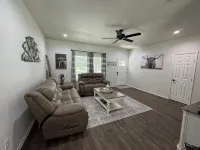 Burleson Farmhouse 3-bedroom house