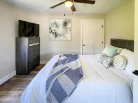 Kayak Shack: Waterfront, 2nd Floor, Boat Dock, in the Heart of Downtown