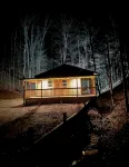 Cozy River front cabin w/Private natural spring. Pet Friendly!